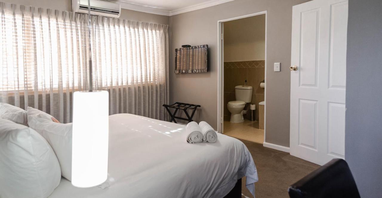 รัสลาแมร์ โฮเต็ล Hotel เดอร์บันวิลล์ ภายนอก รูปภาพ