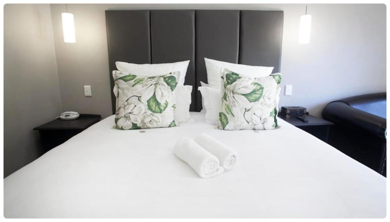 รัสลาแมร์ โฮเต็ล Hotel เดอร์บันวิลล์ ภายนอก รูปภาพ