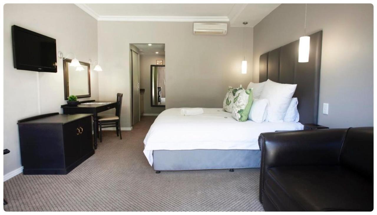 รัสลาแมร์ โฮเต็ล Hotel เดอร์บันวิลล์ ภายนอก รูปภาพ